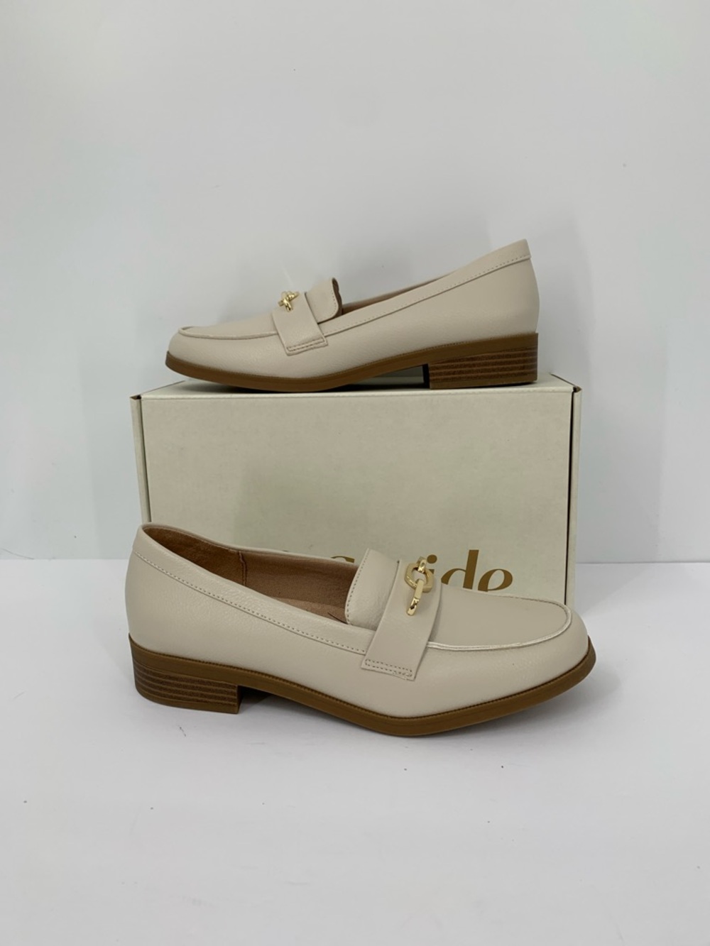LifeStride Sonoma slip-on loafer shoe preppy gold chain hardware cream new 9.5
